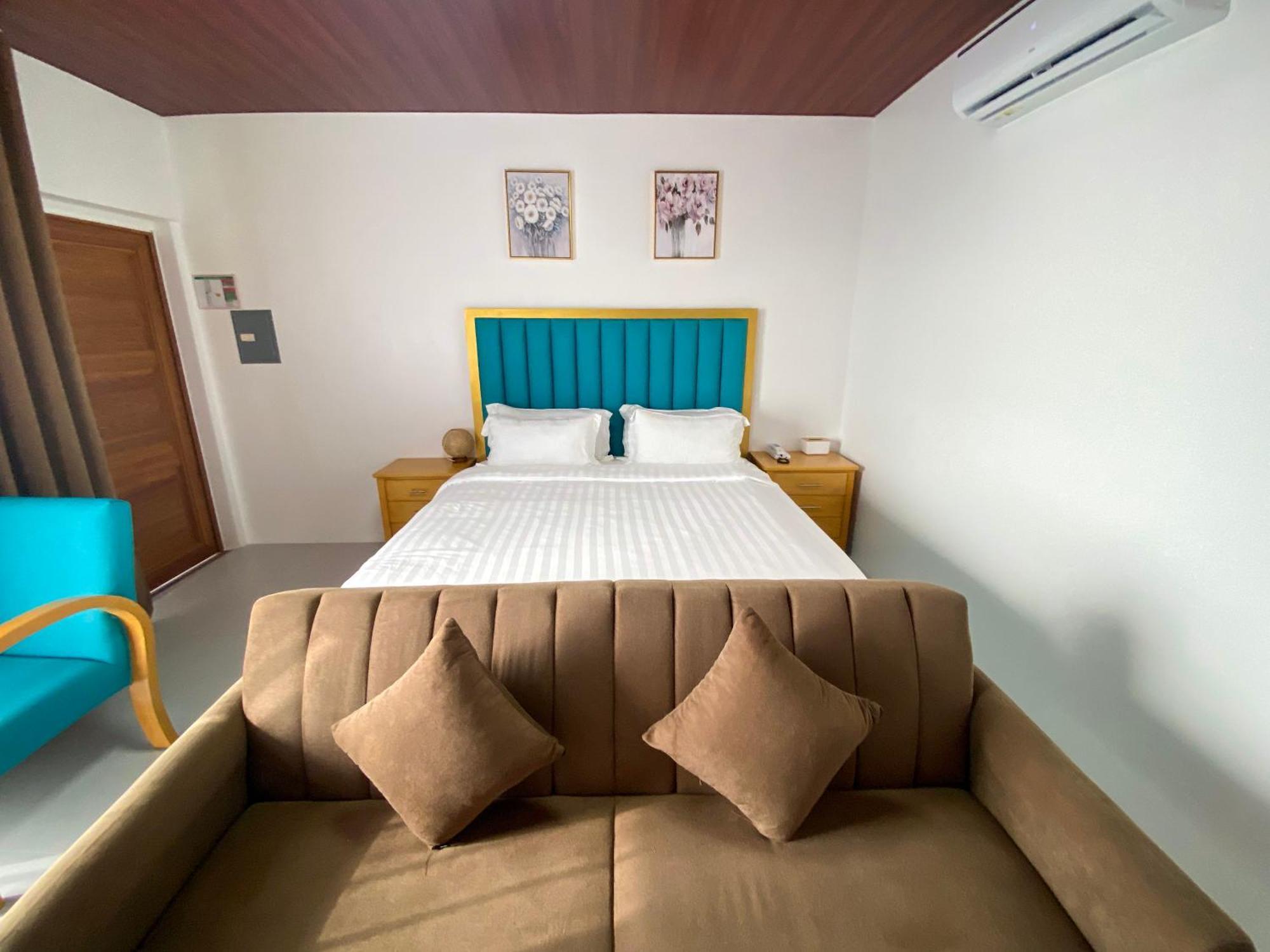 Q Beach Resort Cabangan Экстерьер фото